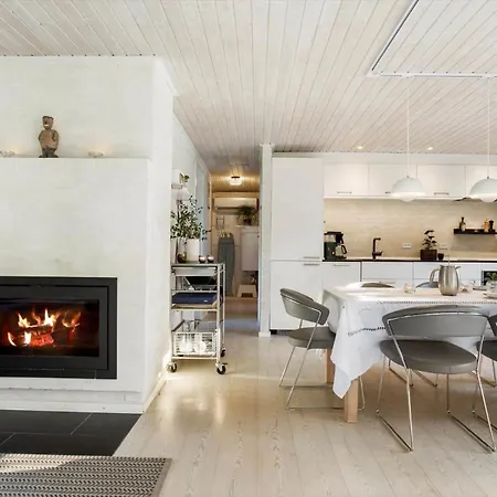 Holiday home With A Wilderness Bath, Only 100 Meters From The Lovely Beach,