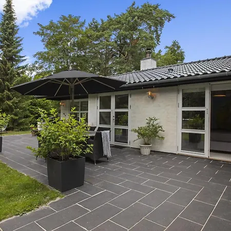 Holiday home With A Wilderness Bath, Only 100 Meters From The Lovely Beach,