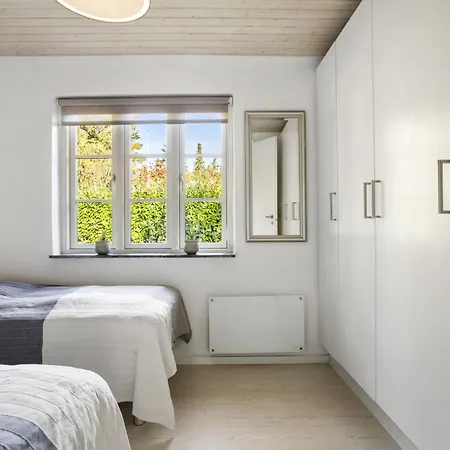 With A Wilderness Bath, Only 100 Meters From The Lovely Beach, Holiday home *