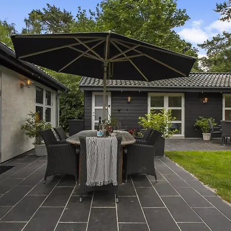 Holiday home With A Wilderness Bath, Only 100 Meters From The Lovely Beach,